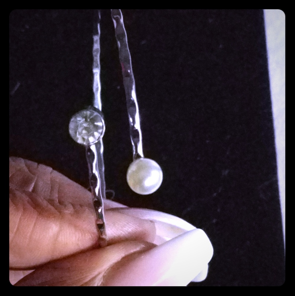 Silver rhinestone/faux pearl bracelet